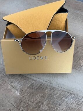 Replica -Loewe Silver Frame Sunglasses with Brown Gradient Lenses